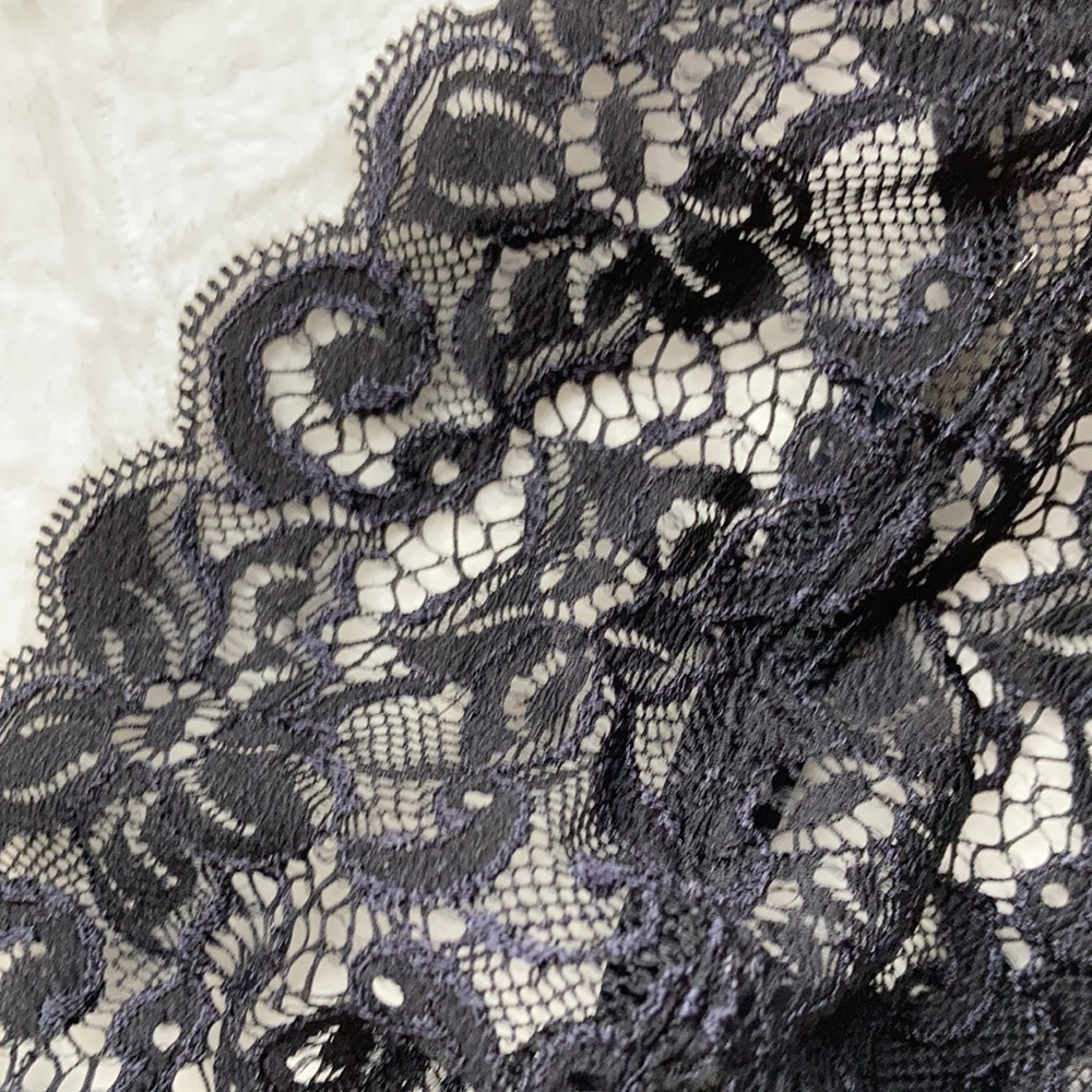 HANRO Luxury Moments All Lace Soft Cup Bra - Picture 8 of 16